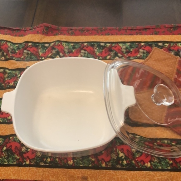 𝅺VTG First Generation Corningware. 2.5 quart with glass lid - Picture 2 of 4